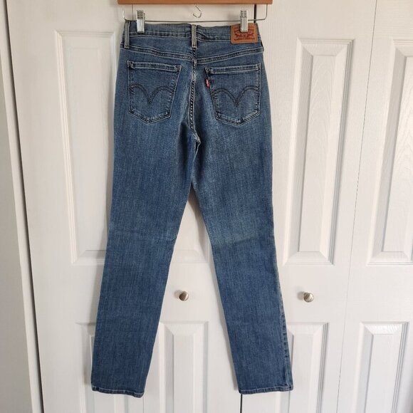 Levi's 505 Straight Leg Light Wash Jeans - Picture 8 of 8